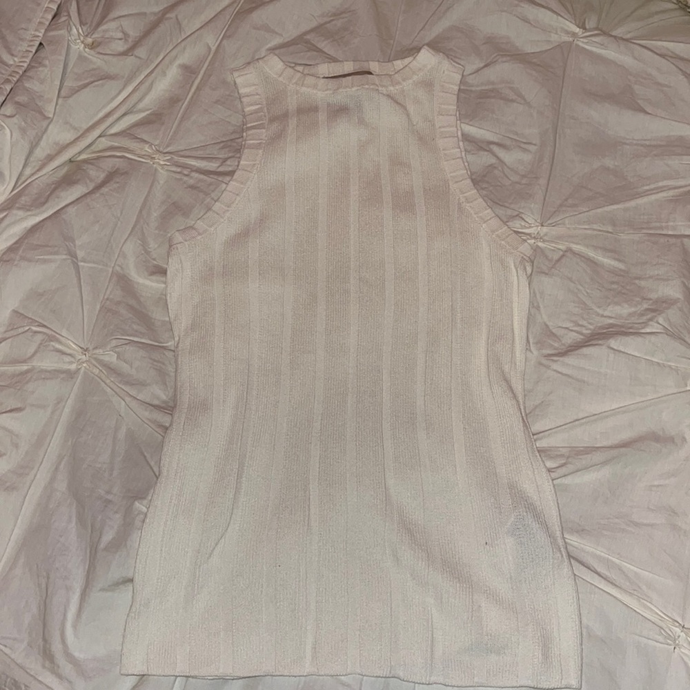 ⭐️✨3 for$20 ✨⭐️ H&M shirt size small one once excellent condition
